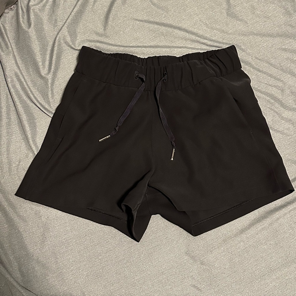 Lululemon On The Fly Short - Woven 2.5inch